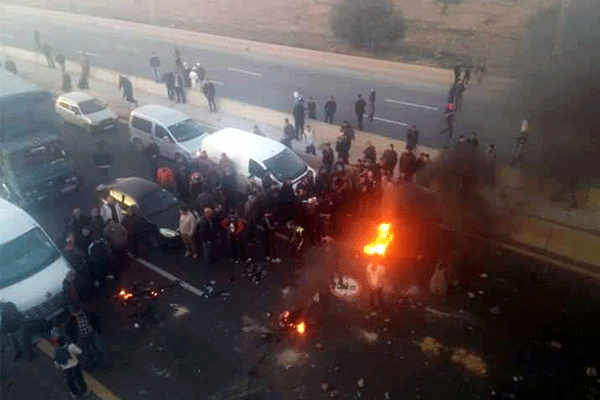 حجز سيوف وعصي واعتقال 22 شخصا من المتوطين في مواجهات جمهوري الوداد والجيش (صور)
