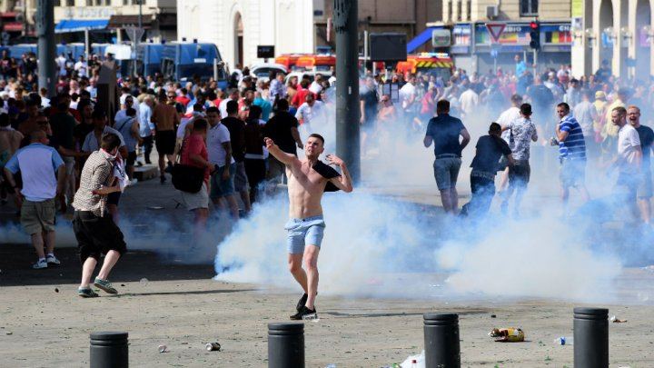 قتيل وإصابات خطيرة في مواجهات دامية بين أنصار الوداد و الجيش (فيديو)