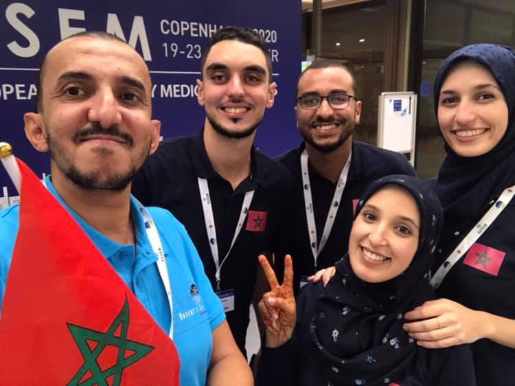 طلبة طب مغاربة يتفوقون على نظرائهم الفرنسيين والبريطانيين في مسابقة دولية (صور)