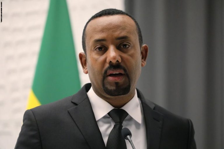 رئيس وزراء إثيوبيا يتوعد مصر بحشد مليون شخص ضدها