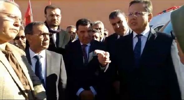 مسؤول رفيع محذرا منتخبين: المواطن خاصو يمشي فابور فالاسعاف (فيديو)