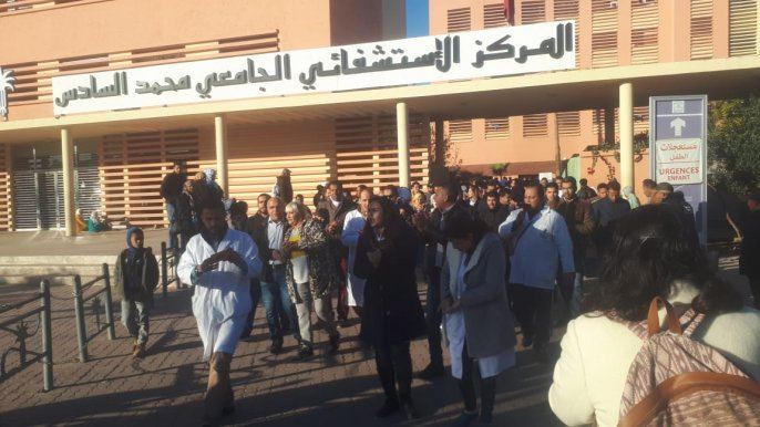 احتجاجات تهز مستشفى مراكش بسبب “حرمان” ممرض من العلاج