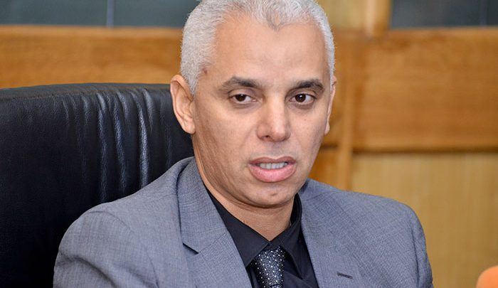 الطالب يوقف ممرضين بسبب رفض استقبال مرضى