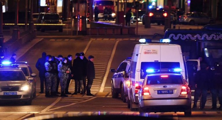 قتلى وجرحى في إطلاق نار بموسكو عندما كان بوتين يلقي كلمة
