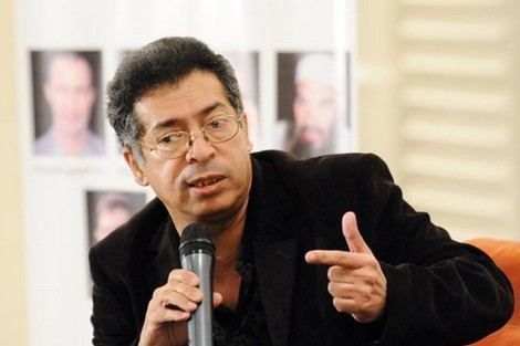 ظريف يكشف خلفيات تأجيل البرلمان المصادقة على قانون ترسيم الحدود البحرية