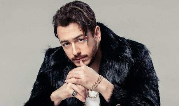 يبكي ويعتذر للورا.. تفاصيل ثالث جلسات محاكمة لمجرد