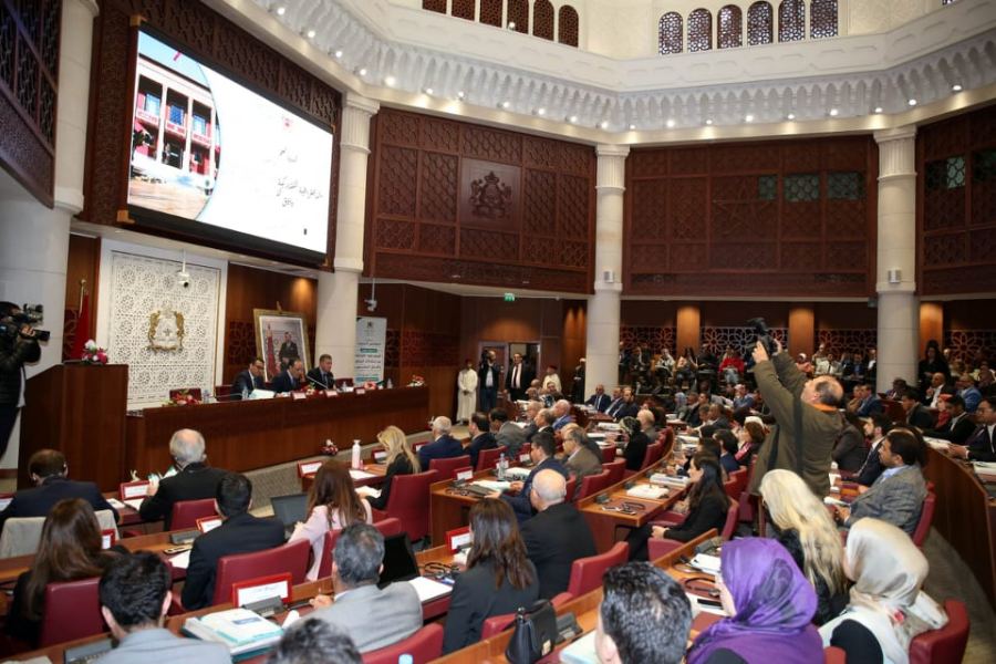 العبدي يستعرض توصيات ندوة علمية حول الديموقراطية التشاركية