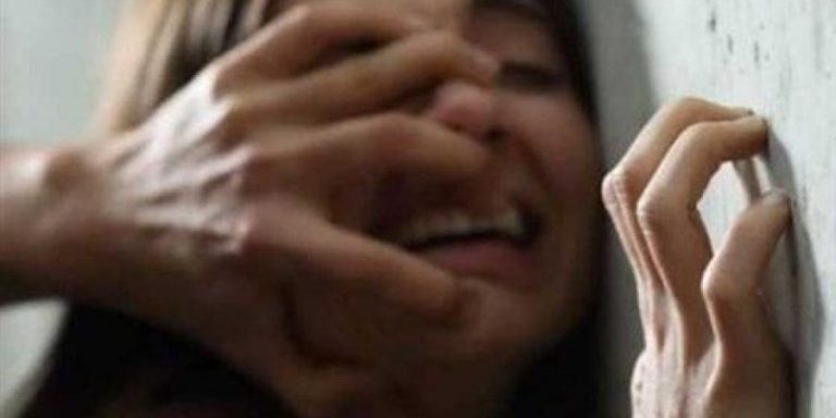 10 سنوات لضابط اغتصب ابنتيه ومنظمة ترفض الحكم