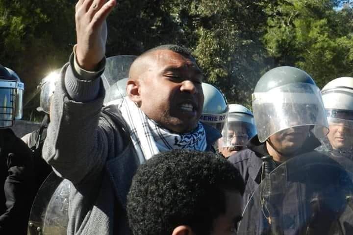 والدة  “غسان بوذا” تضرب عن الطعام