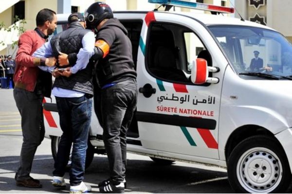 القبضُ على ثلاثينيٍّ حاول اغْتصاب فتاة وحرْقَ وجهها بـ”الدوليو”