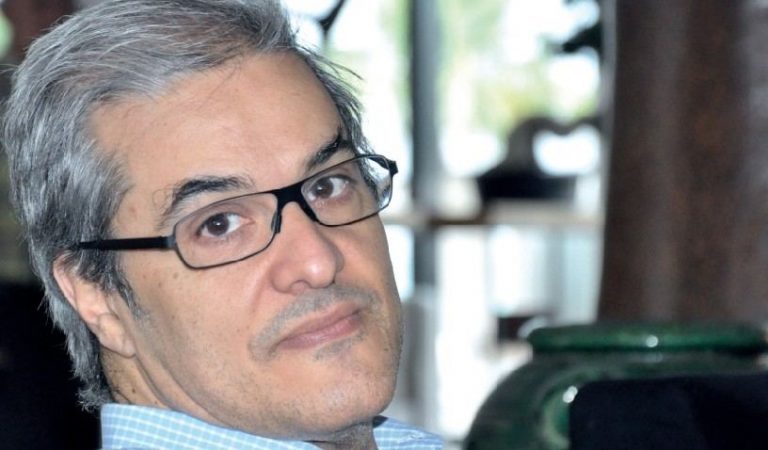 الأمير هشام ينشر صورة نادرة لزوجته (صورة)