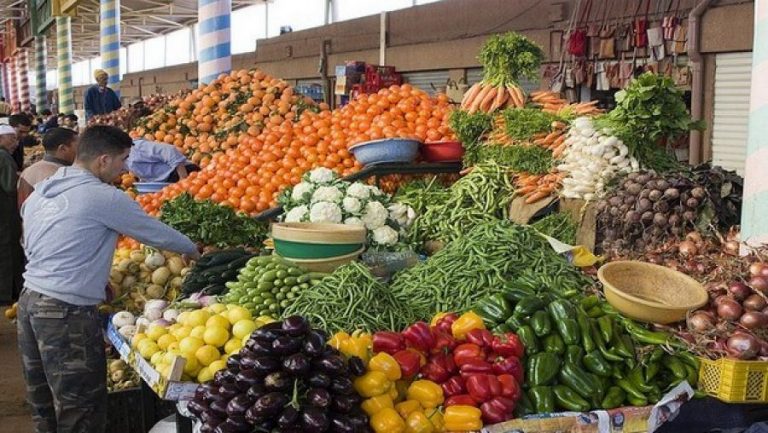 رغم تطمينات الحكومة.. أسعار خضر أساسية ترتفع بشكل صاروخي