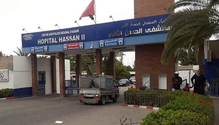 أكادير.. اعتداء على “طبيب” بالحجارة والقنينات الزجاجية يستنفر نقابيين