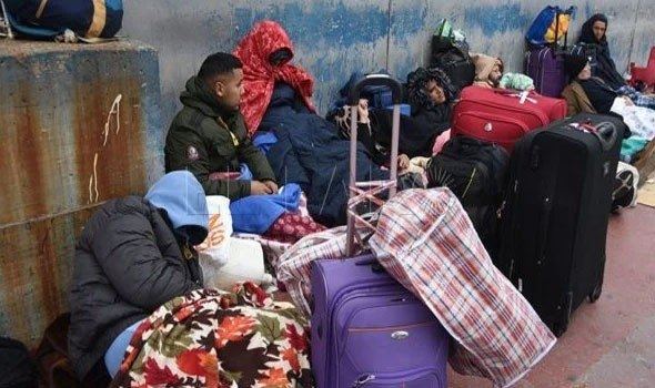 المغاربة العالقون بالخارج يتهمون حكومة العثماني بالكذب والتخلي عنهم