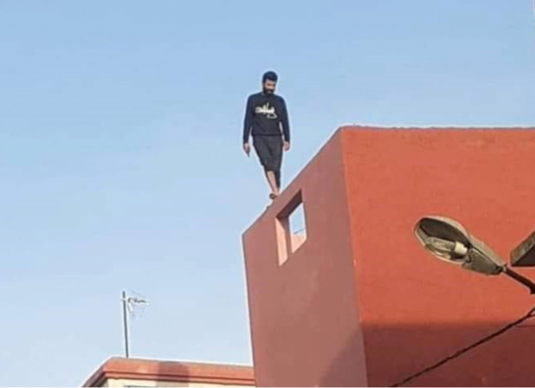 طنجة.. استنفار أمني إثر محاولة مستخدم الانتحار (فيديو)