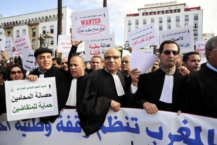 محاكمة محام تُخرج زملاءه للاحتجاج بسبب “خروقات”