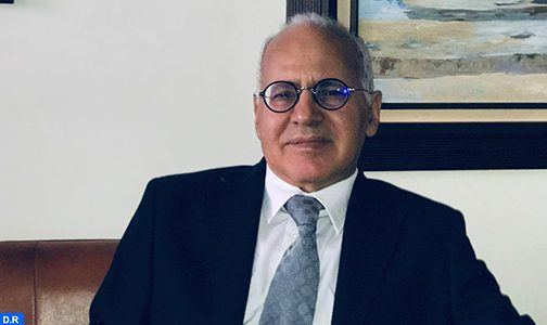 اللّجنة العلميّة ترُدُّ على تحْميل الحُكومة لها مسؤوليةَ إغْلاق الحُدود