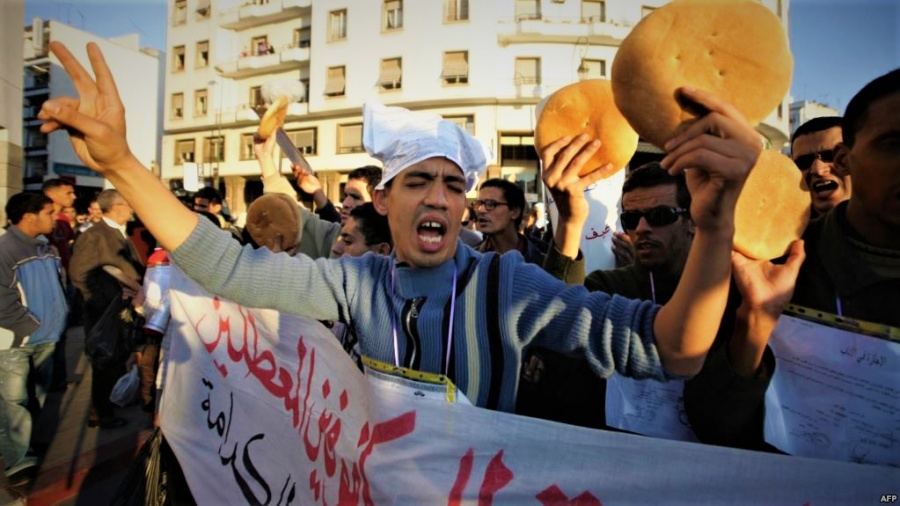 الحكومة ترخص للمقاولات بتسريح 20% من عمالها