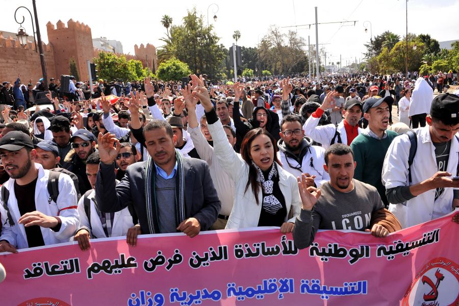 المتعاقدون يكذبون أمزازي وينتفضون ضد الاستهتار بأرواحهم