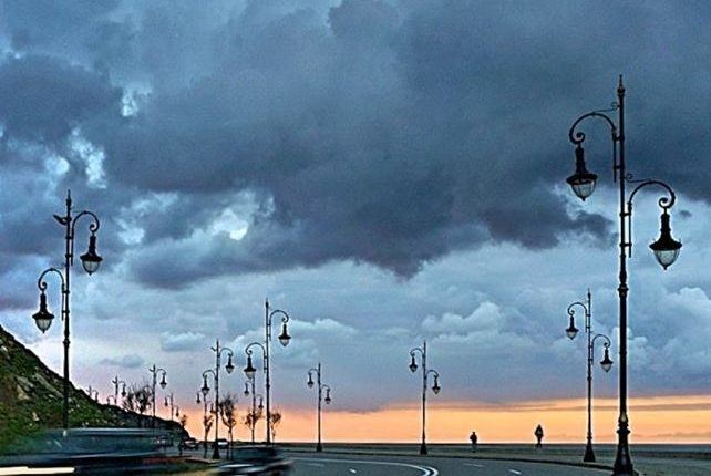سحب منخفضة وأمطار رعدية اليوم الأحد بهذه المناطق