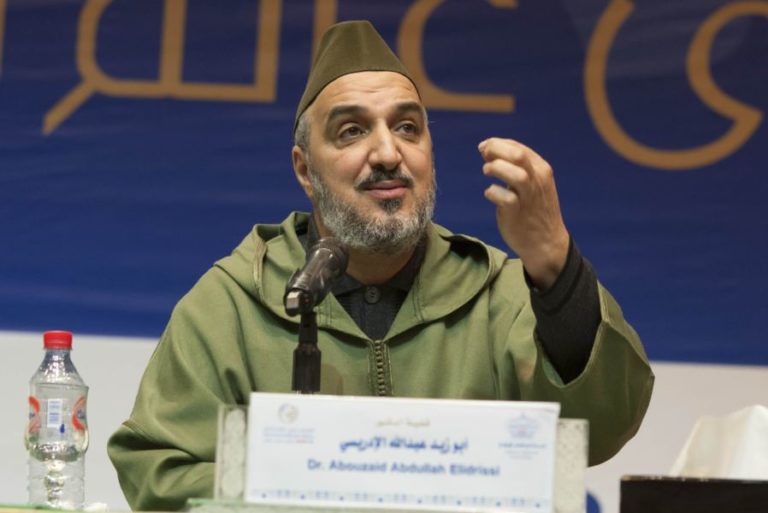 المُقرئ أبو زيد يربِطُ اخْتفاء النَّحْل من مناطق بالمغرب بالتّطْبيع مع إسرائيل (فيديو)
