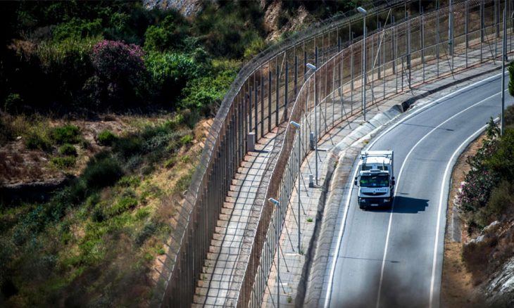 الصحافة الاسبانية تحذر من “حرب اقتصادية” مع المغرب بسبب شاحنات النقل الدولي