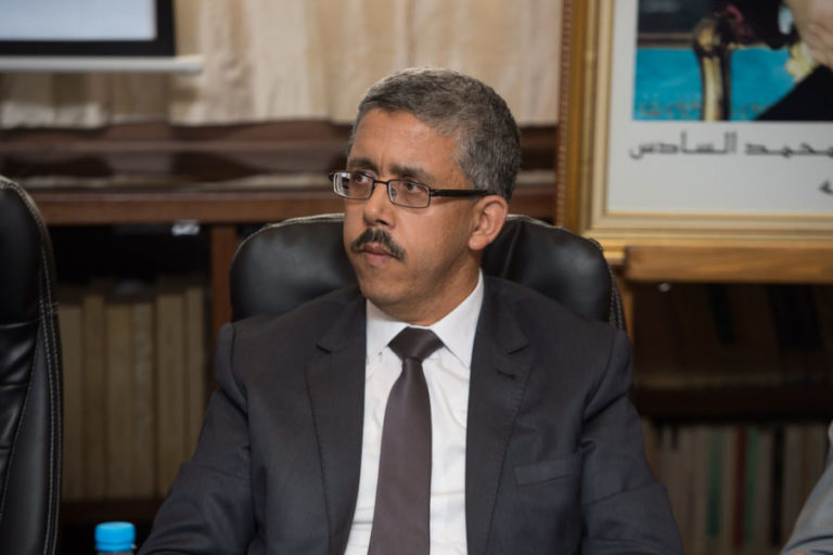 فرنسا تزيل مساحيق الأنوار