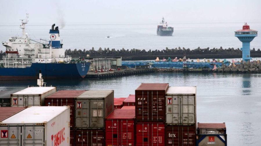 منظمة اسبانية تطالب بالتحقيق في “تلاعب جمركي” بخضروات المغرب بموانئ اسبانيا وفرنسا