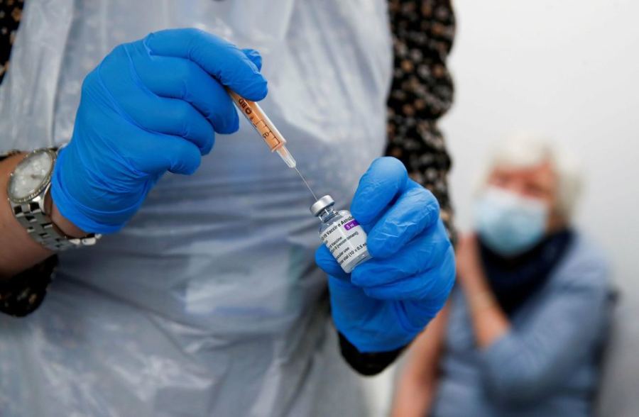 الدنمارك والنرويج يوقفان استعمال لقاح “أسترازينيكا” للمسنين