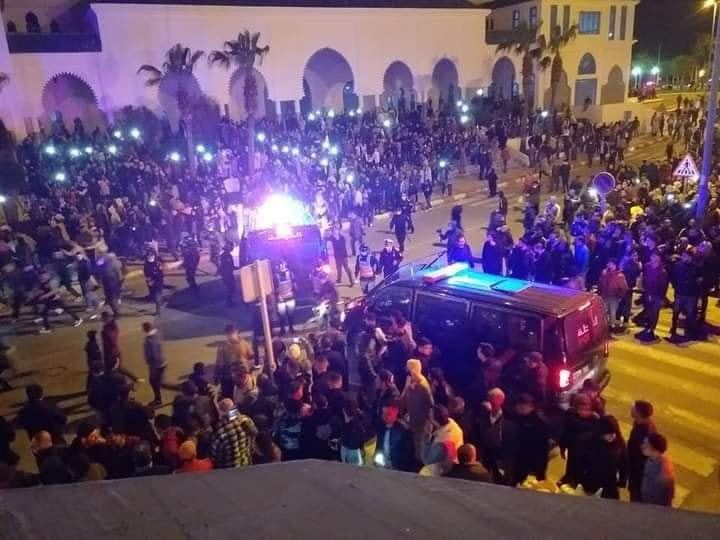هل تُخرج احتجاجات الفنيدق حلول الحكومة لإنقاذ المدينة إلى الوجود؟