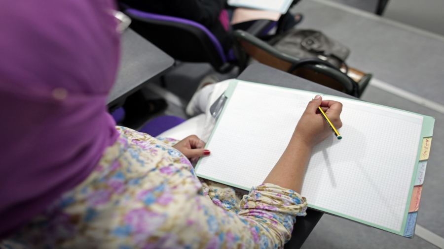 أكاديمية تُعمم تدريس هذه المواد بالفرنسية (وثيقة)