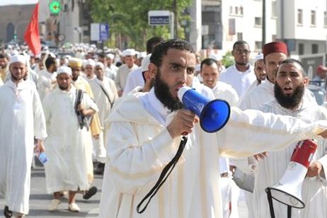 ما مصير حفظة القرآن بعد الإغلاق الليلي برمضان؟