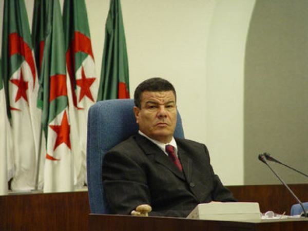مسؤولٌ جزائري كبير يفِرُّ من المغرب “خوفا” من المُخابرات الجزائرية