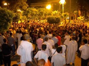 احتجاجات تهز طنجة لليوم الثاني من أجل فتح المساجد (فيديو)