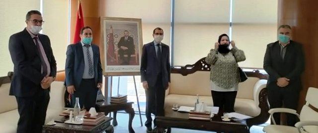 هذه خلاصات لقاء رئيس الحكومة بأرباب المقاهي والمطاعم