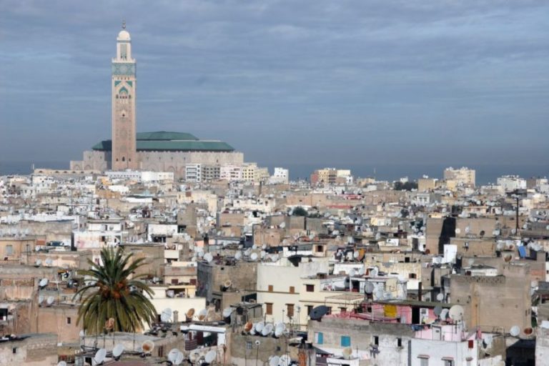 !! أذن مؤذن للصلاة.. فتمايلت الأفئدة