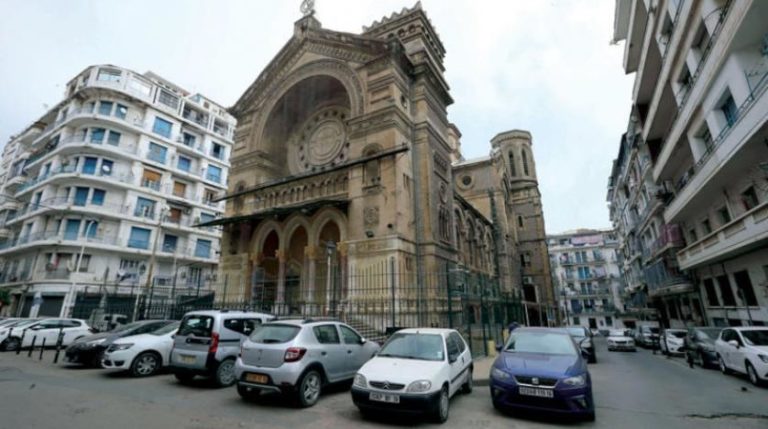 بعد تمويلها لاستشفاء “بن بطوش”.. الجزائر تستجدي رعاياها في الخارج لتغطية نفقاتها
