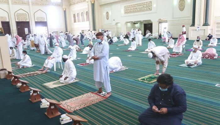 عكس المغرب.. فرنسا تسمح بإقامة صلاة العيد بشروط