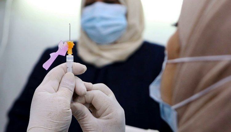 فتح تحقيق حول وفاة شابة لقحت باللقاح الامريكي