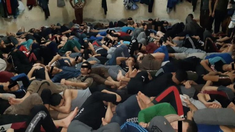 مغاربة محتجزون في الجزائر وتونس وليبيا