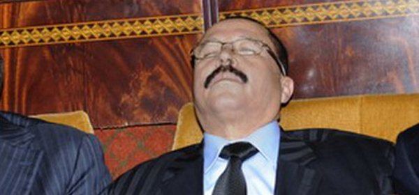 برلماني بحزب ساجد يقوم بحملة انتخابية داخل مسجد (فيديو)