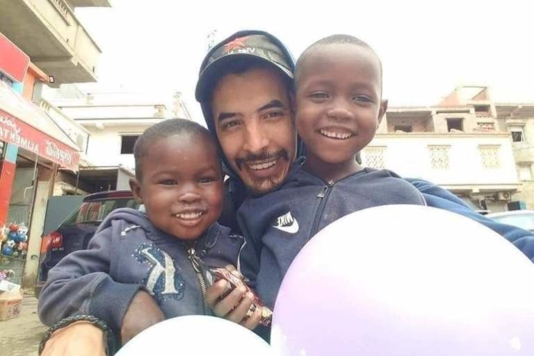 الجزائر.. من يكون الفنان الذي أحرق حيا بتهمة إشعال النار في الغابات (فيديو)