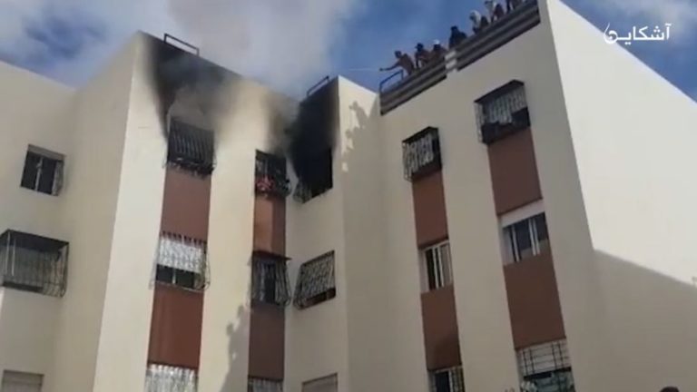 حريق مهول بشقة سكنية يودي بحياة رضيعة في بعين عتيق (صور+فيديو)