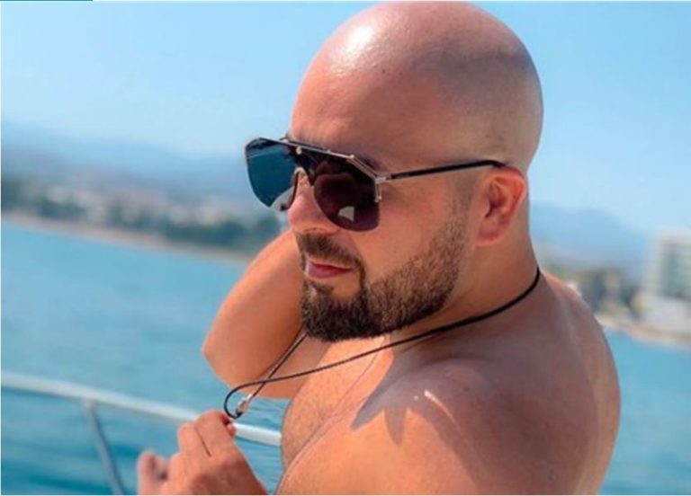 دوزي ينشر صورا تشكك متتبعيه في ميولاته الجنسية (صور)