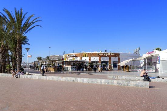 إغلاق مطاعم شهيرة خالفت الاجراءات الصحية