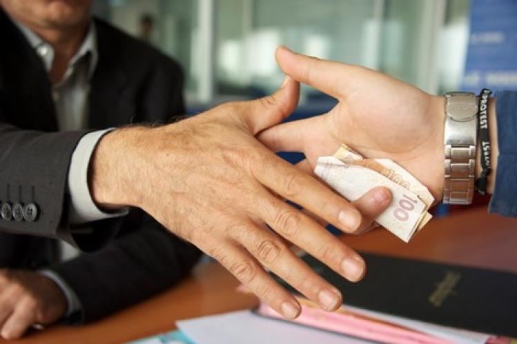 عاجل .. النيابة العامة بكلميم تُصدر قرارها في حق مرشح ظهر يوزع أموالا على مصوتين