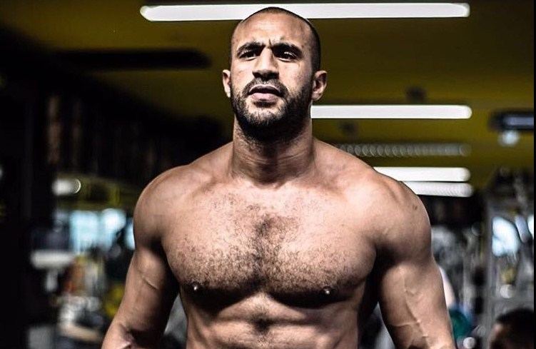 بدر هاري يخرج عن صمته بعد هزيمته الرابعة على التوالي