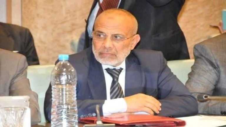 هل ستتدخل النيابة العامة.. برلماني عرضو عليه مليار للاستقالة من البيجيدي (فيديو)