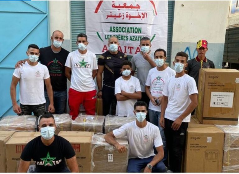 البطل العالمي أبو بكر زعيثر يحل بإقليم ادريوش و ميضار في إطار عمل خيري (فيديو)