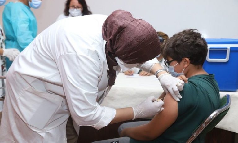 أكثر من مليون متمدرس بين 12 و17 سنة تلقوا الجرعة الأولى من لقاح كورونا